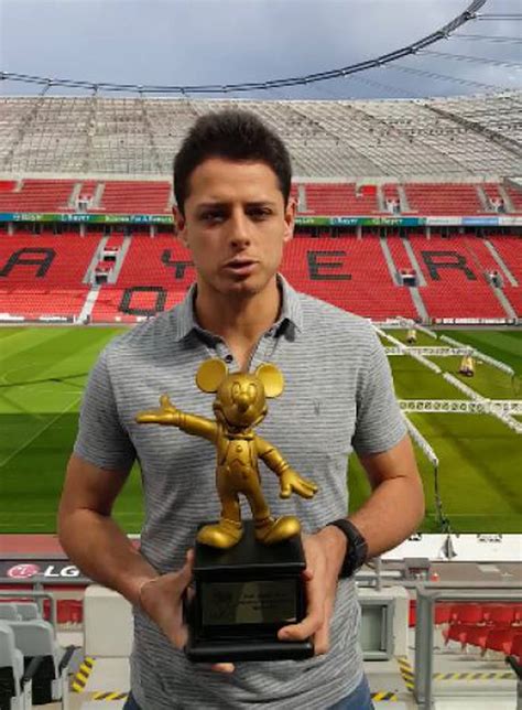 chicharito mickey mouse trophy